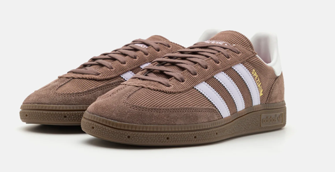  Tenisky, Adidas Originals, 2 800 Kč