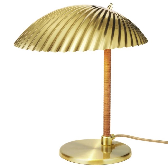  Stolní lampa Tynell 5321 table lamp, Gubi, 999 usd, prodává Finnish Design Shop