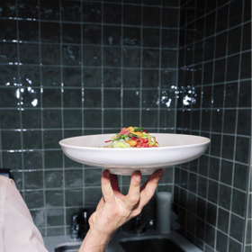 Zatímco na střeše si pochutnáte v Noel Restaurant s 360° výhledem na celou Prahu, v přízemí vás okouzlí Noel Cafe. Zatímco na střeše si pochutnáte v Noel Restaurant s 360° výhledem na celou Prahu, v přízemí vás okouzlí Noel Cafe.