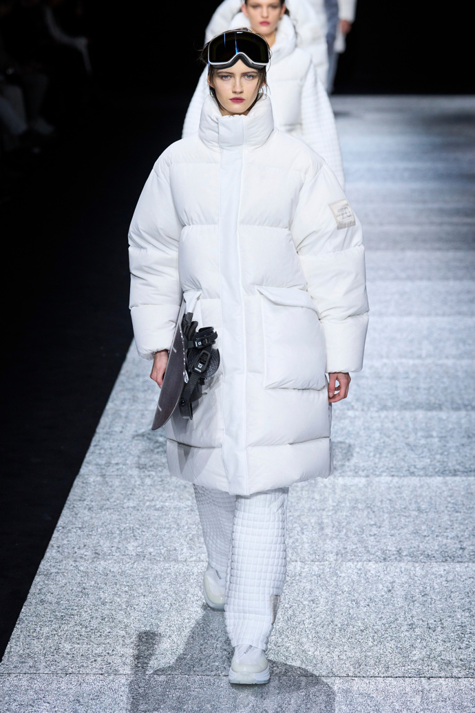  Emporio Armani