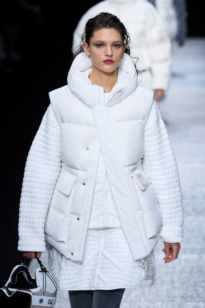  Emporio Armani