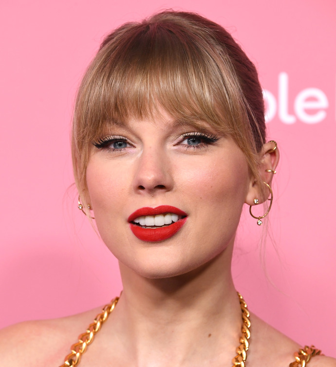  Zubní proměny celebrit - Taylor Swift po