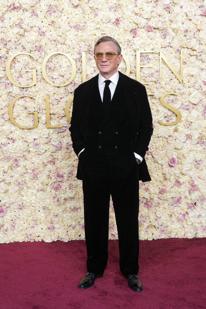  Slavní na červeném koberci 82. ročníku Zlatých glóbů: Daniel Craig