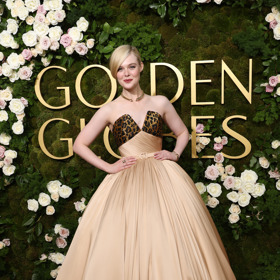  Slavní na červeném koberci 82. ročníku Zlatých glóbů: Elle Fanning