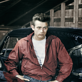 1955: James Dean a jeho bílé tričko a džíny 1955: James Dean a jeho bílé tričko a džíny