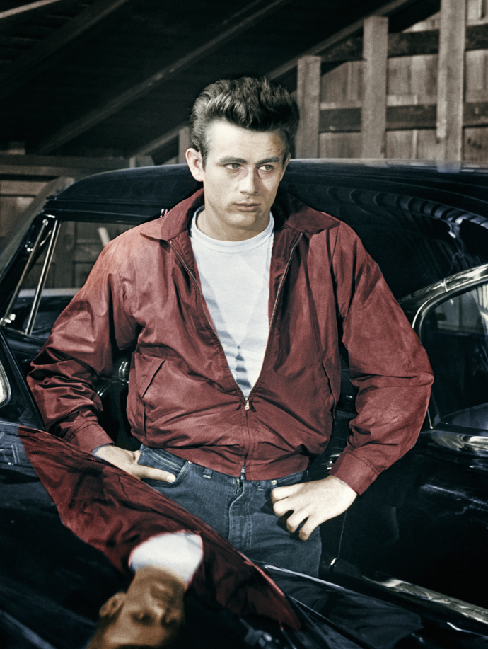  1955: James Dean a jeho bílé tričko a džíny