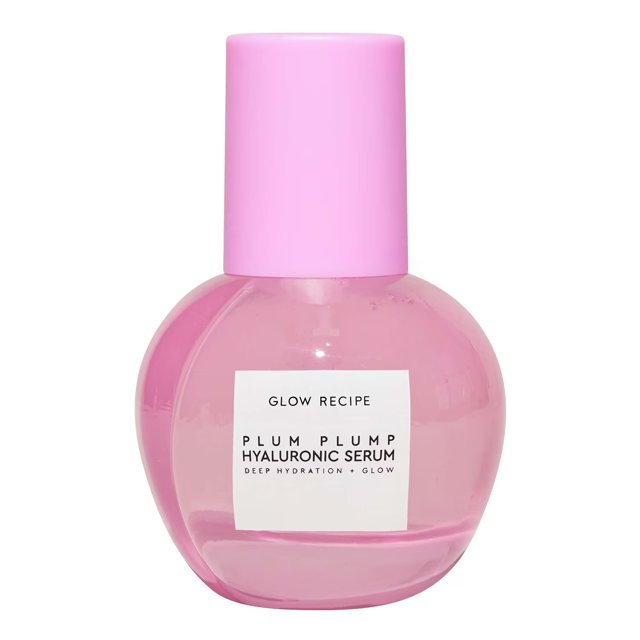 Glow Recipe Plum Plump Hyaluronic Serum hydratační sérum, Sephora, 1 190 Kč Glow Recipe Plum Plump Hyaluronic Serum hydratační sérum, Sephora, 1 190 Kč