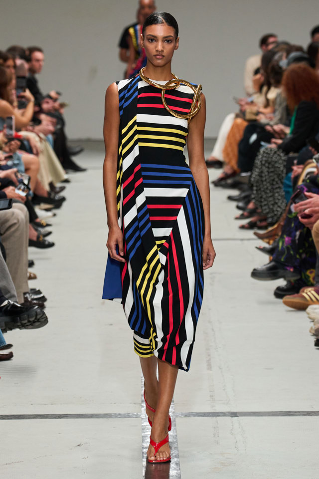 10 největších módních trendů jara 2025, Stripes, reimagined. 10 největších módních trendů jara 2025, Stripes, reimagined.