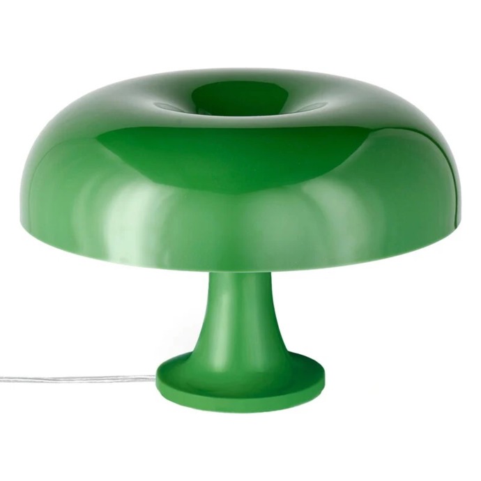  Stolní lampa Nessino, Artemide, 243 usd, prodává Finnish Design Shop