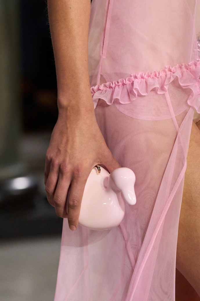 Simone Rocha SS25, Jak nosit pudrově růžovou