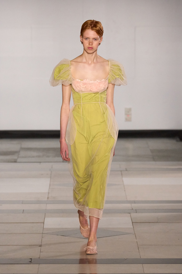 Simone Rocha SS25, Jak nosit pudrově růžovou