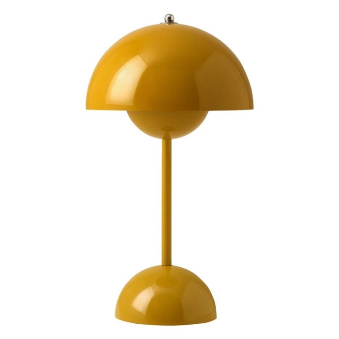  Stolní lampa Flowerpot VP9, &Tradition, 315 usd, prodává Finnish Design Shop