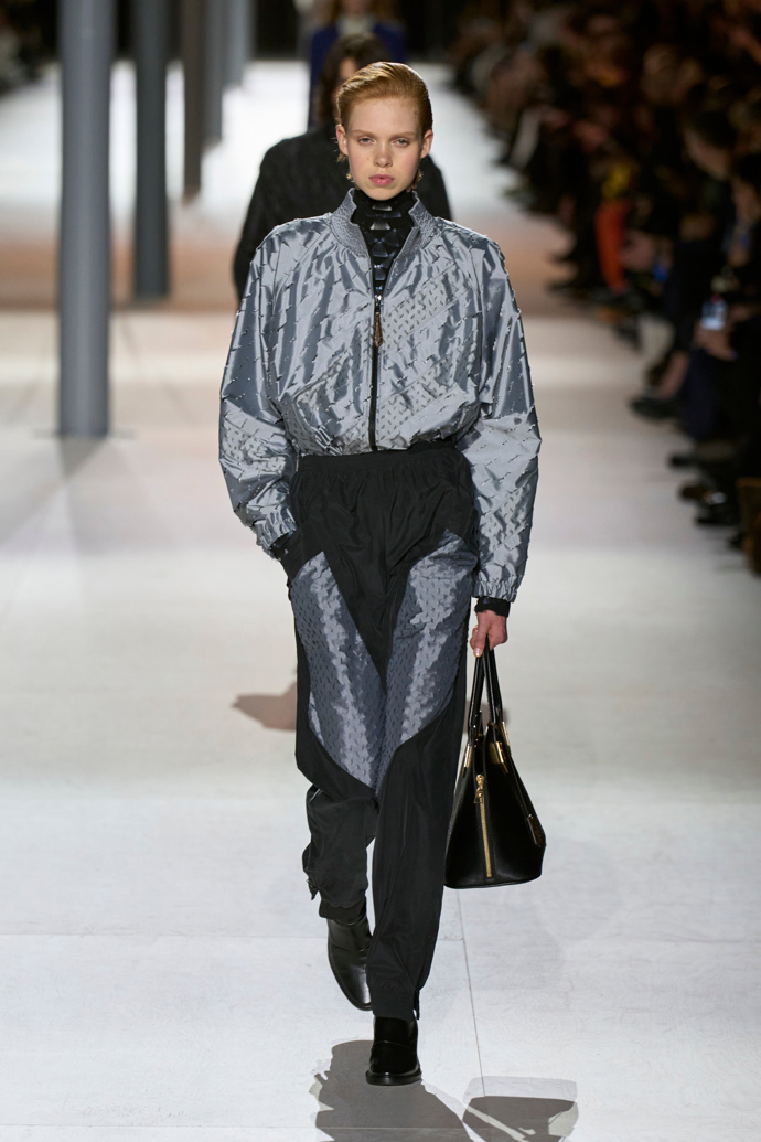  Louis Vuitton