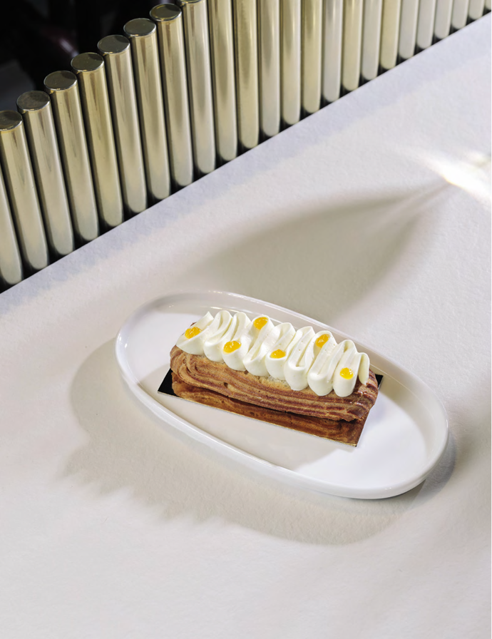 Zatímco na střeše si pochutnáte v Noel Restaurant s 360° výhledem na celou Prahu, v přízemí vás okouzlí Noel Cafe.