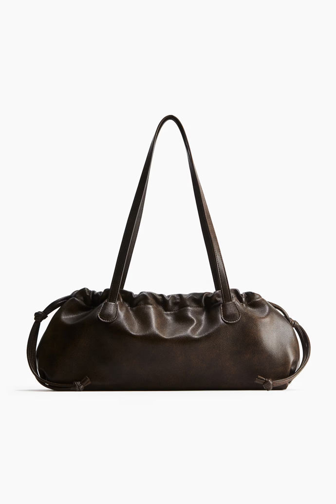 Kabelka se stahovací šňůrkou, H&M, 599 Kč