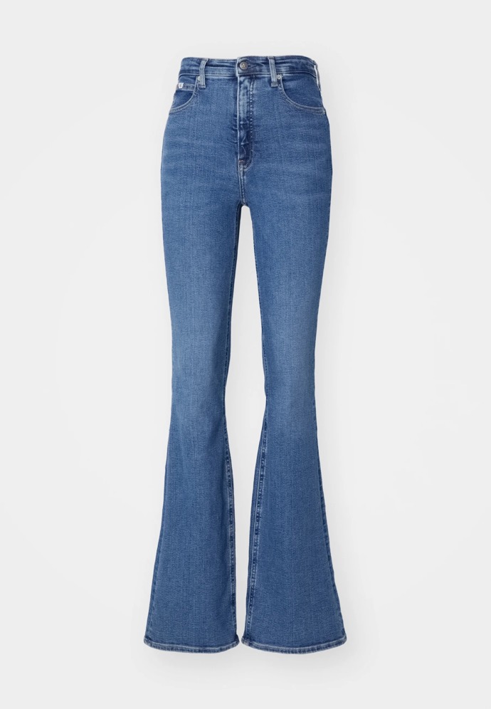 Denimové kalhoty Bootcut, Calvin Klein Jeans, 2990 Kč, prodává Zalando