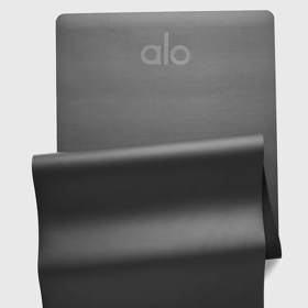 Long Warrior Mat, Alo Yoga, 4 600 Kč Long Warrior Mat, Alo Yoga, 4 600 Kč
