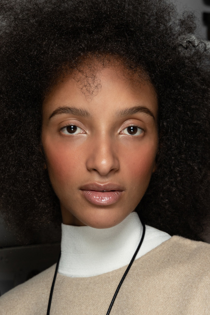 Inspirace na Mocha Mousse make-up