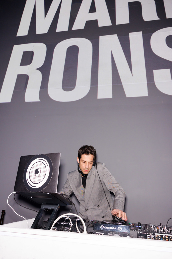  Mark Ronson