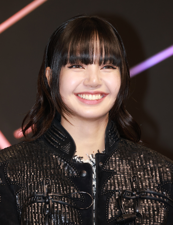  Hime haircut v podání Lisy z Blackpink