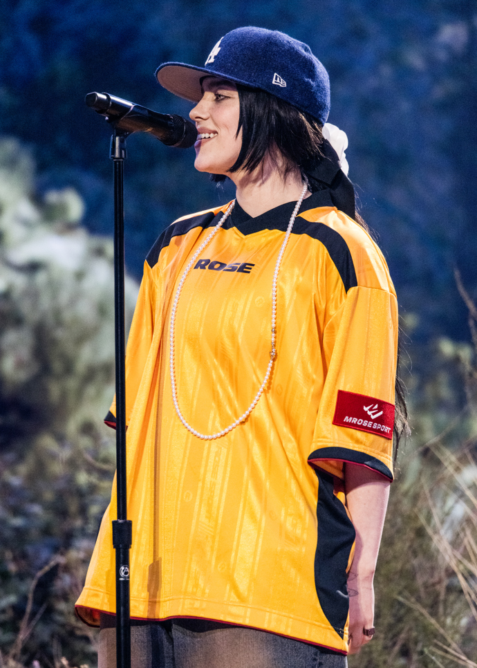  Hime haircut v podání Billie Eilish