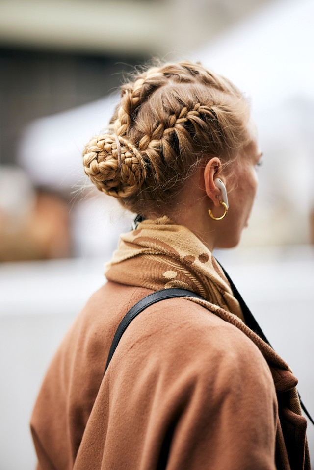 Svatební účesy podle street style trendů Svatební účesy podle street style trendů