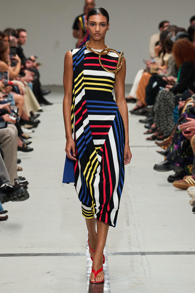 Jak nosit pruhy v roce 2025, inspiraceMissoni, SS25