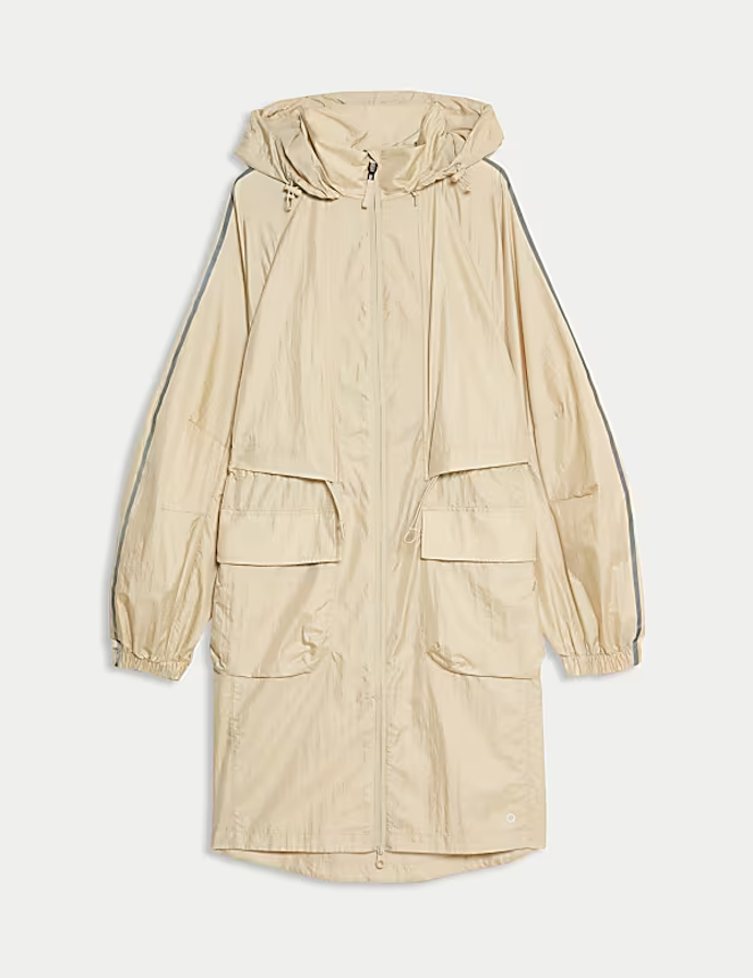 Sbalitelná duhová parka s kapucí s technologií Stormwear, Marks & Spencer, 2 199 Kč