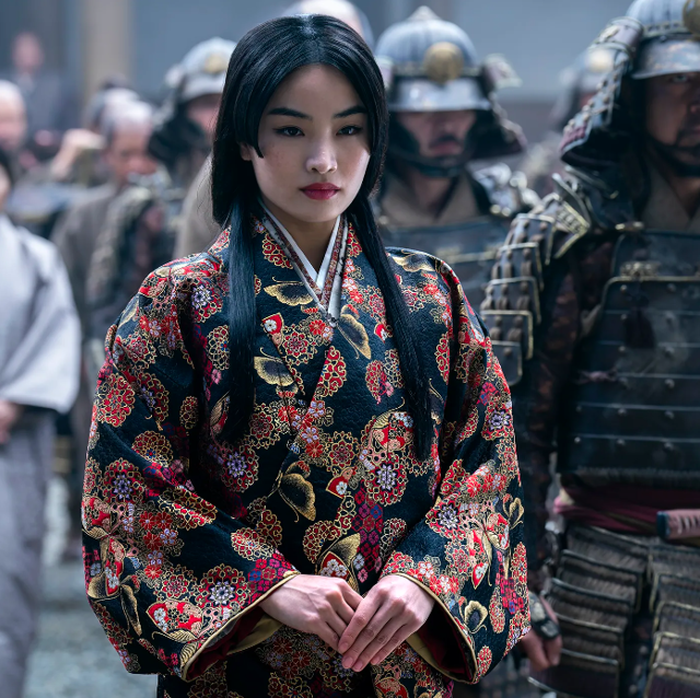Hime cut v podání lady Mariko v seriálu Shogun Hime cut v podání lady Mariko v seriálu Shogun