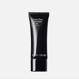 Bobbi Brown Primer Plus Protection SPF 50, dostupné na Douglas.cz, 1 230 Kč Bobbi Brown Primer Plus Protection SPF 50, dostupné na Douglas.cz, 1 230 Kč