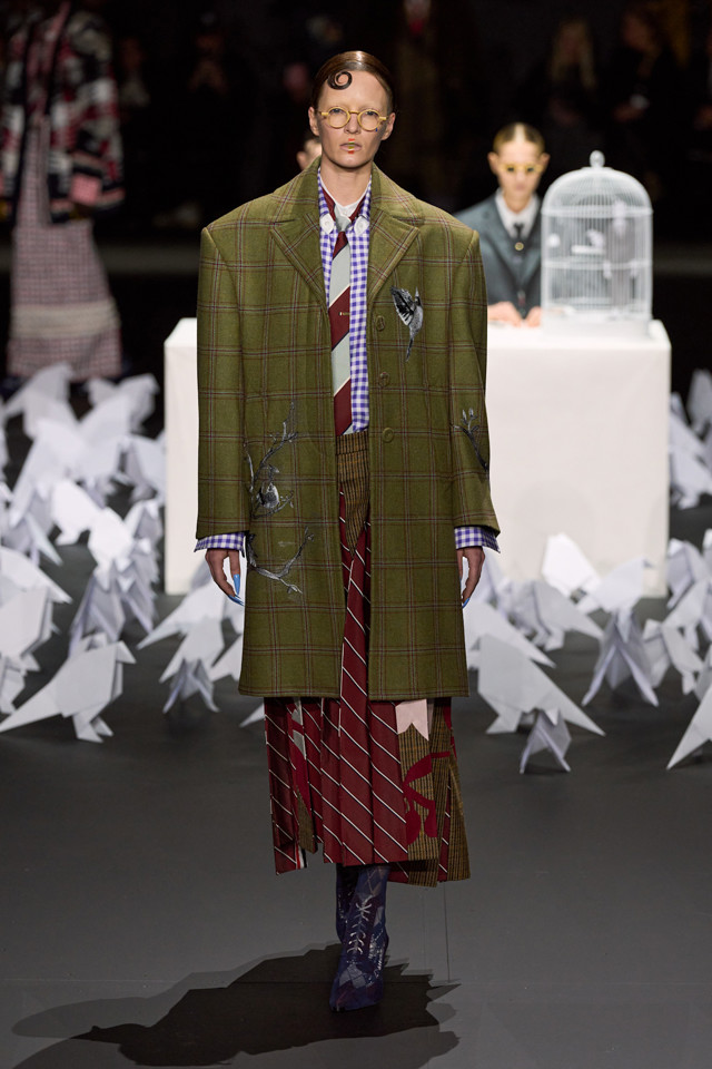 Jak nosit pruhy v roce 2025, inspiraceThom Browne, FW25