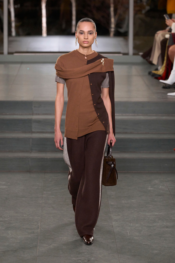 Brože, teplákyTory Burch, FW25