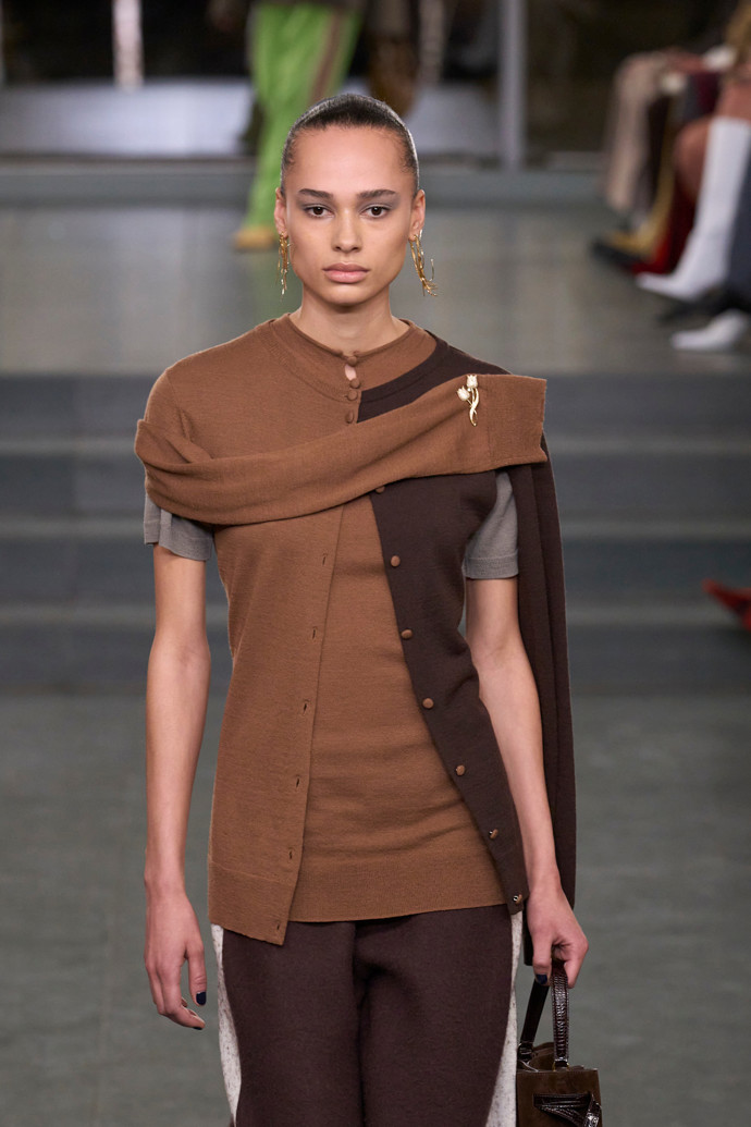 BrožeTory Burch, FW25