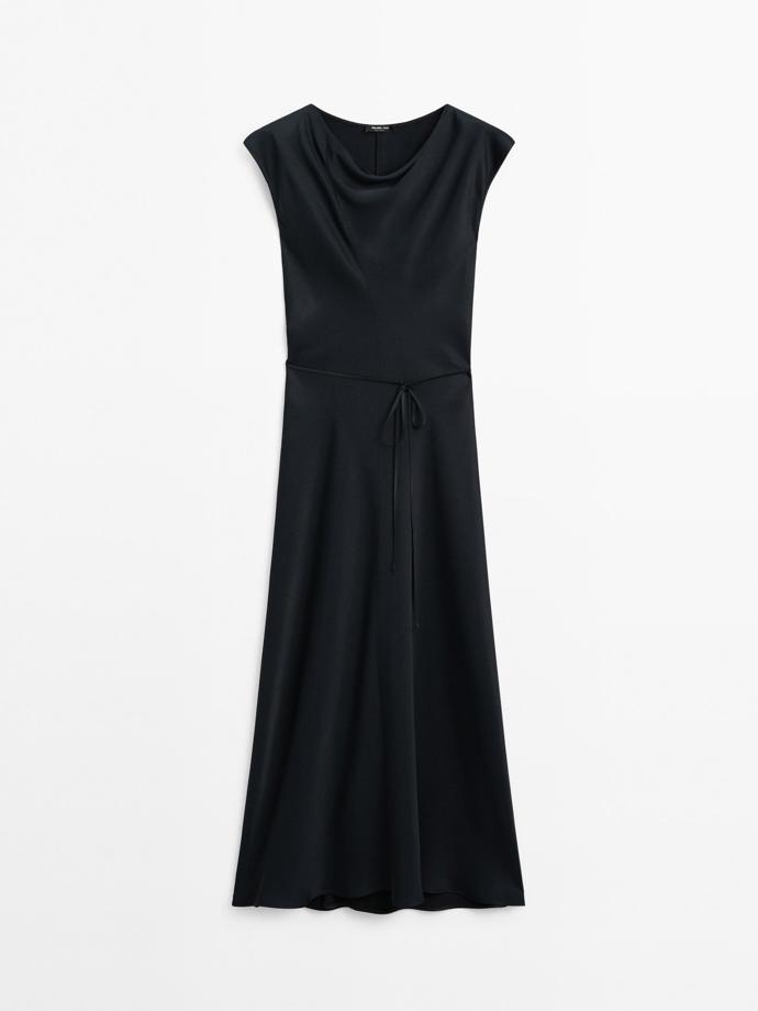 SPLÝVAVÉ SATÉNOVÉ MIDI ŠATY, massimodutti.com, 2 999 Kč  
