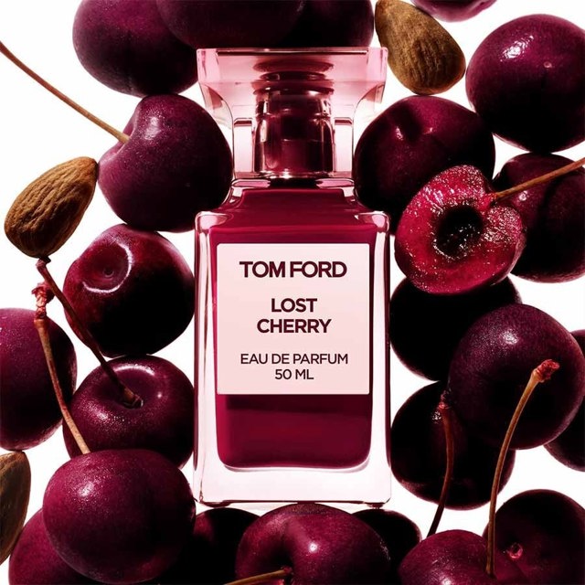 Private Blend Lost Cherry, Tom Ford, dostupné na Douglas, 4416,- 30 ml