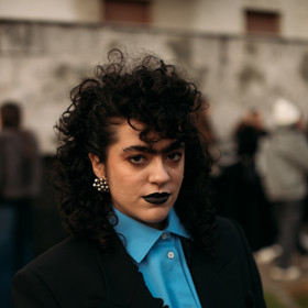  Kudrnatý mullet inspo na Milano Fashion Week 2025