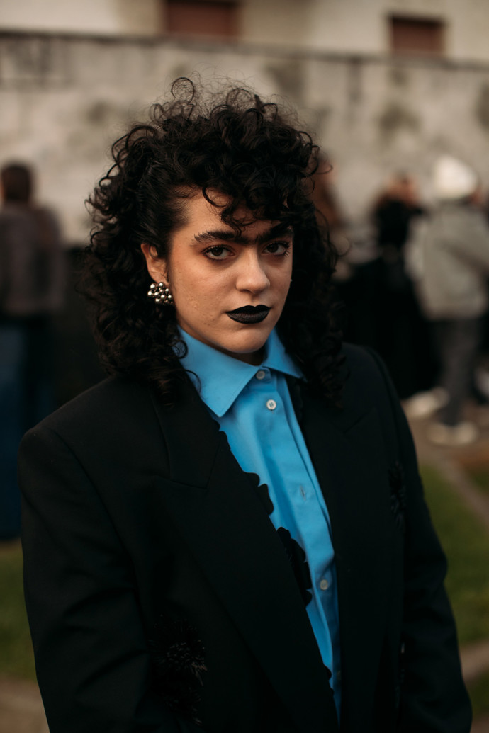  Kudrnatý mullet inspo na Milano Fashion Week 2025