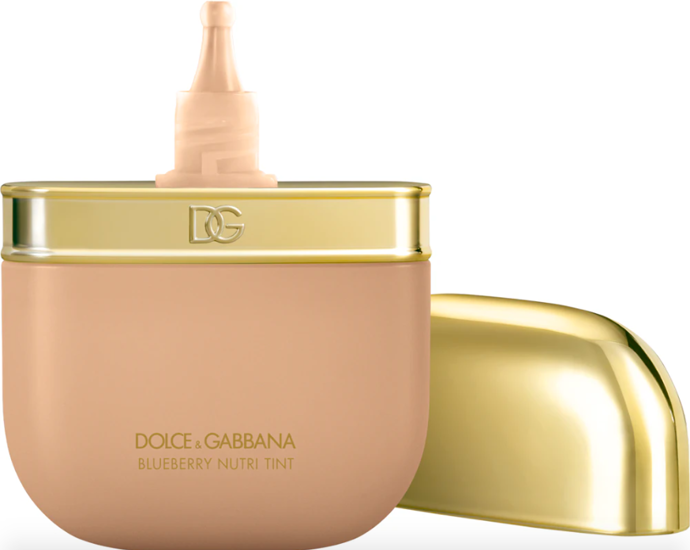  Rozjasňující tónovací krém Fresh Blueberry Nutri-Tint, Dolce & Gabbana, prodává Notino.cz, 1 357 Kč