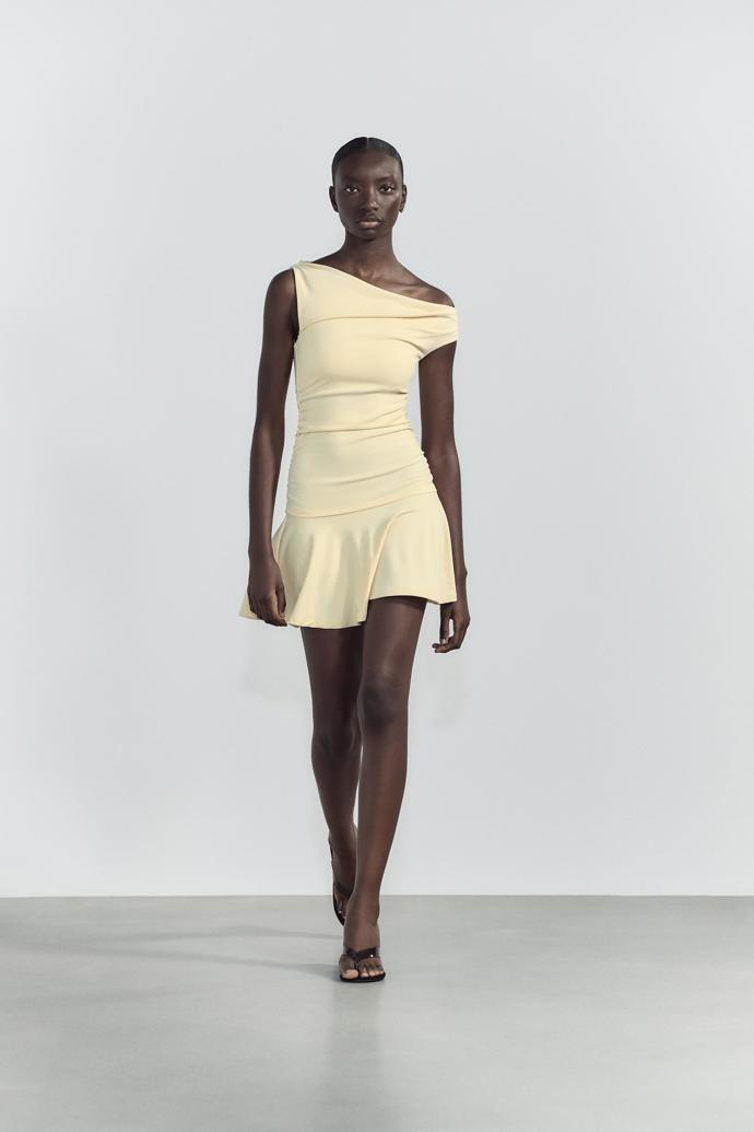 Texturované mini šaty, Zara, 549 Kč 