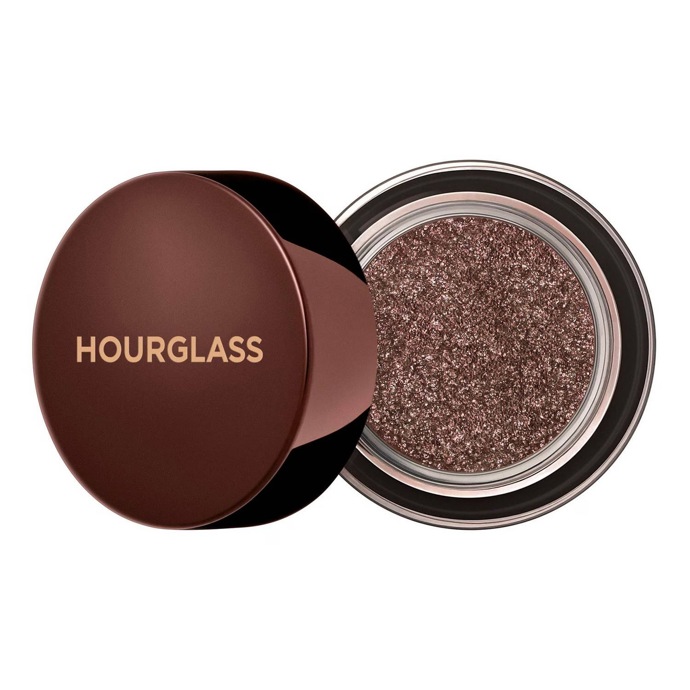 Oční stíny s třpytivým efektem Scattered Light Glitter Eyeshadow, Hourglass, prodává Sephora, 920 Kč