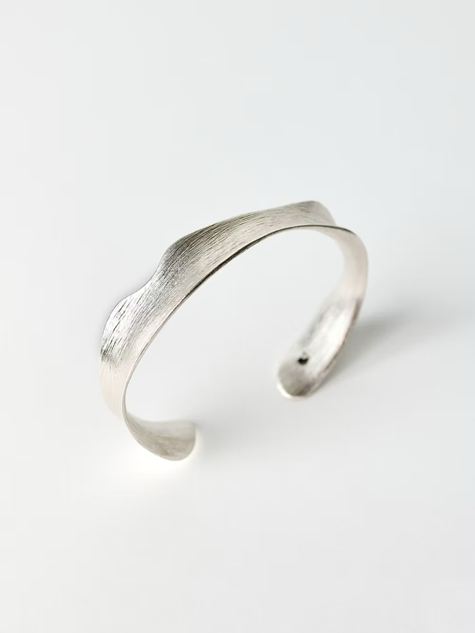 Cuff náramek, Mária Kobelová, 9 000 Kč 