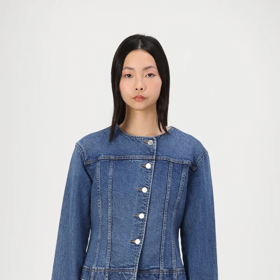 Medium wash upnutá džínová bunda s postranními knoflíky, ONLY, Zalando, 864 Kč 