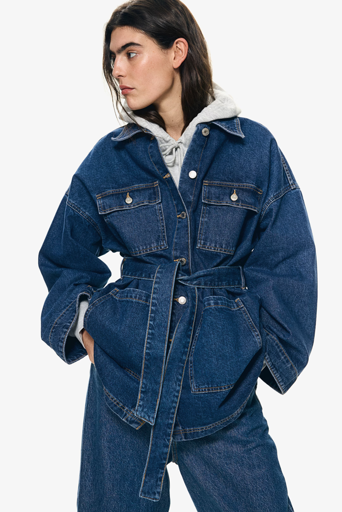 Džínová bunda s vázacím páskem, H&M, 839 Kč