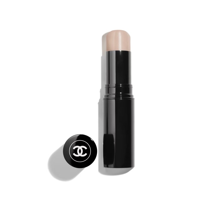 Víceúčelová rozjasňující tyčinka Baume Essentiel, Chanel, 1 200 Kč