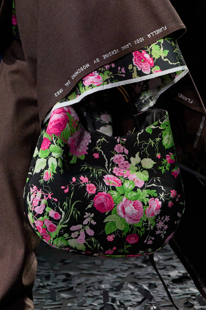  Moschino