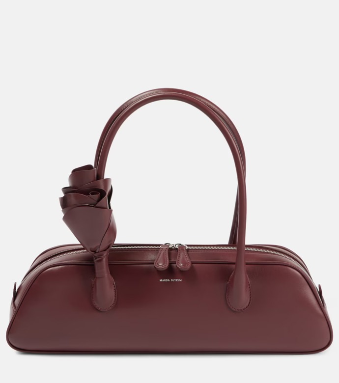  Brigitte leather shoulder bag, Magda Butrym, 1990 eur, prodává Mytheresa