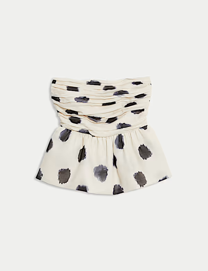 Nabíraný top bandeau s puntíky, Marks & Spencer, 1 299 Kč