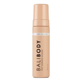 Velmi oblíbená je i pěna BALI BODY Self Tan Mousse, která kombinuje 100% přírodní DHA, heřmánek a extrakt z kávových semínek. Rychle schne, snadno se nanáší a zanechává hlubokou, rovnoměrnou zlatou barvu. Navíc je vhodná pro vegany. (780 Kč, Sephora) Velmi oblíbená je i pěna BALI BODY Self Tan Mousse, která kombinuje 100% přírodní DHA, heřmánek a extrakt z kávových semínek. Rychle schne, snadno se nanáší a zanechává hlubokou, rovnoměrnou zlatou barvu. Navíc je vhodná pro vegany. (780 Kč, Sephora)