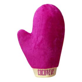 K perfektnímu samoopálení samozřejmě patří i vhodný aplikační nástroj – třeba COCO & EVE Sunny Honey Soft Velvet Tanning Mitt, sametová rukavice, která zajišťuje rovnoměrnou aplikaci bez zabarvení dlaní. (330 Kč, Sephora) K perfektnímu samoopálení samozřejmě patří i vhodný aplikační nástroj – třeba COCO & EVE Sunny Honey Soft Velvet Tanning Mitt, sametová rukavice, která zajišťuje rovnoměrnou aplikaci bez zabarvení dlaní. (330 Kč, Sephora)