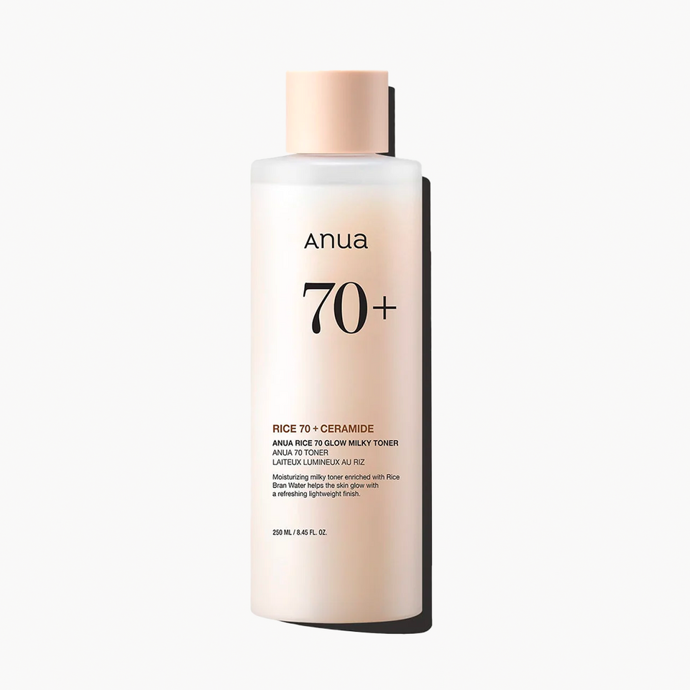 Mléčný toner Anua Rice 70 Glow je každodenní dávka hydratace a rozjasnění v jednom kroku. Obsahuje rýžové extrakty plné antioxidantů, niacinamid pro sjednocený tón a ceramidy s proteiny pro posílení kožní bariéry. Díky panthenolu, glycerinu a alantoinu zároveň zklidňuje a nezanechává lepkavý pocit. Belovedshop, 740 Kč.